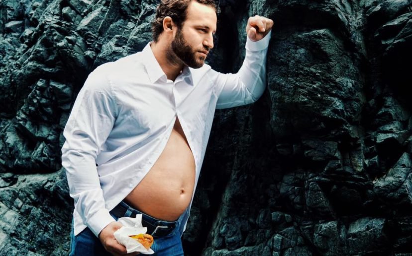 Man Hilariously Recreates Pregnancy Photoshoot | Men's Health Magazine Australia Man Hilariously Recreates Pregnancy Photoshoot | Men's Health Magazine Australia