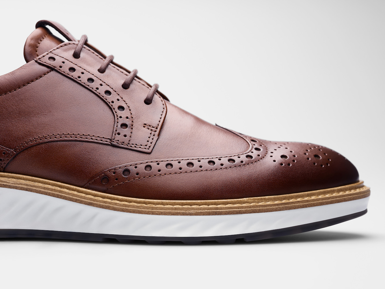 he Hybrid range from ECCO is smart, comfortable and the perfect business casual shoe