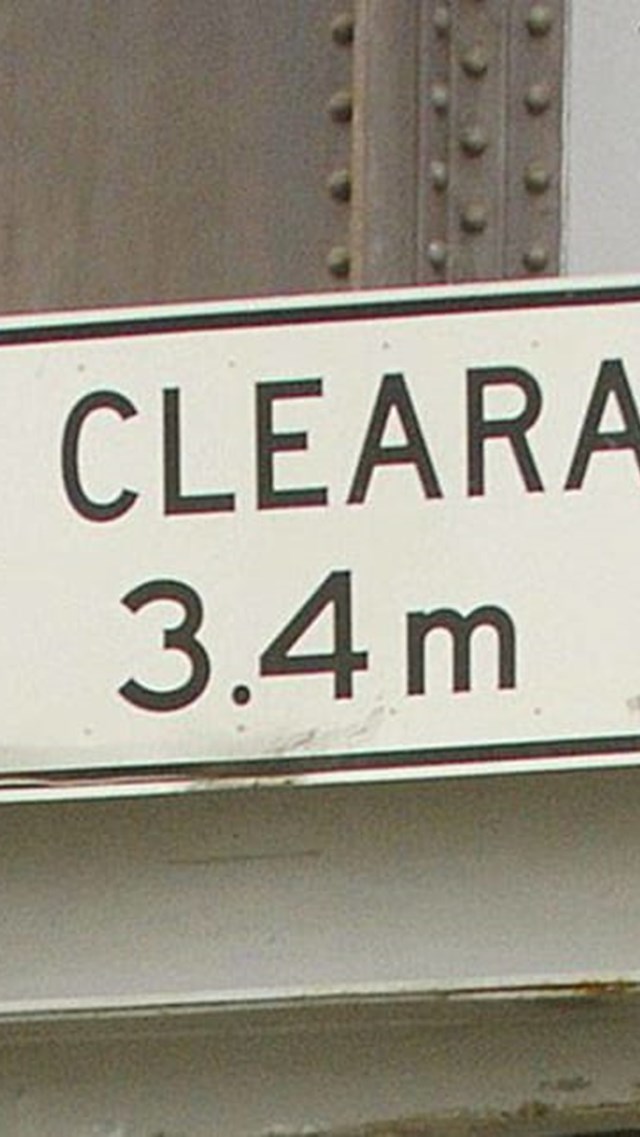 Low Clearance Sign