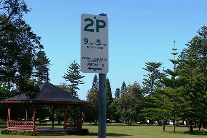 Hour parking sign