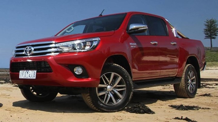 HiLux SR5 dual cab