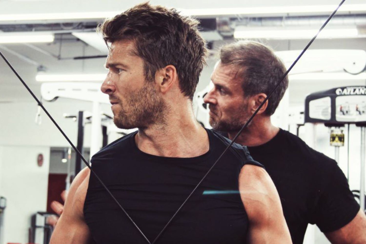 Niet modieus kloon Mondstuk The Full Body Workout That Got 'Top Gun' Star Glen Powell In Fighting-Fit  Shape - Men's Health Magazine Australia